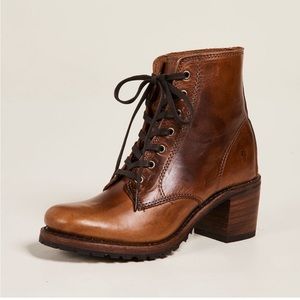 Frye Sabrina 6G Lace Up